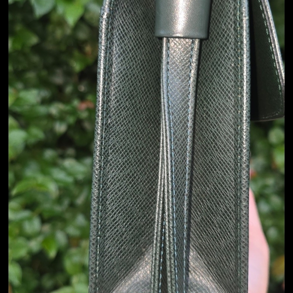 LOUIS VUITTON Pochette Clutch Bag Green Taiga Leather - Picture 5 of 11